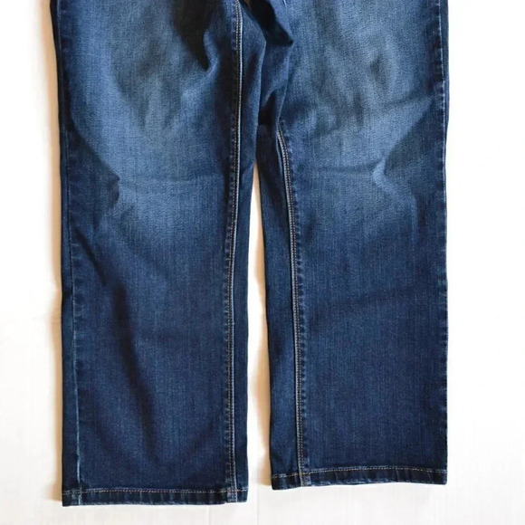 SANTANA Stretchy Jeans - Picture 7 of 9